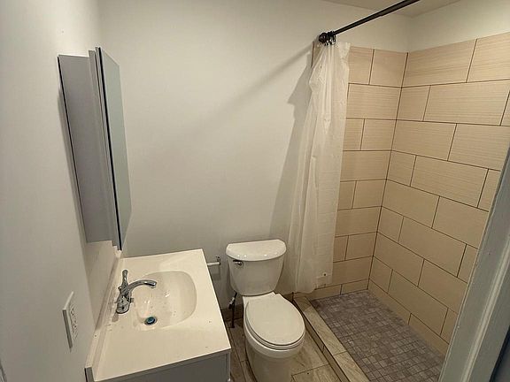 3rd image of 4028 W Girard Ave Floor 2