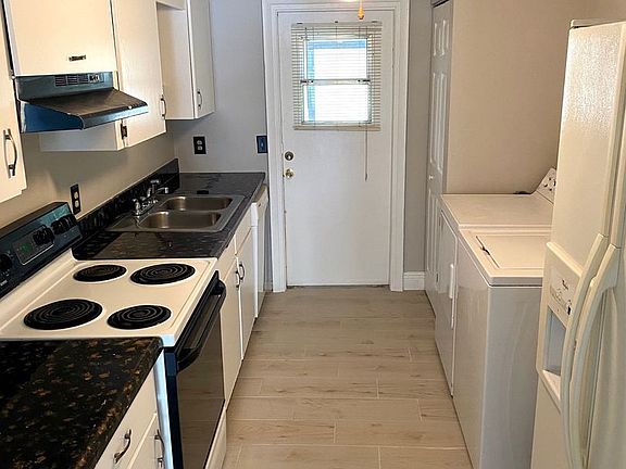 4th image of 725 Northlake Blvd APT 11