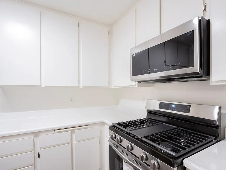 2123 Rodney Dr — Photo 22