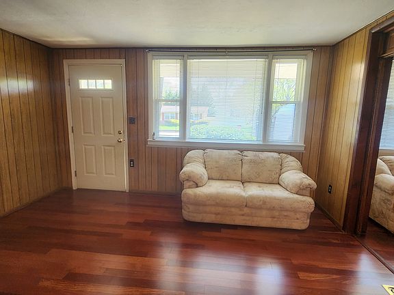 4th image of 204 Otis Dr