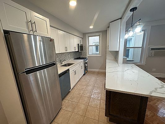 1st image of 24-55 Crescent St #2