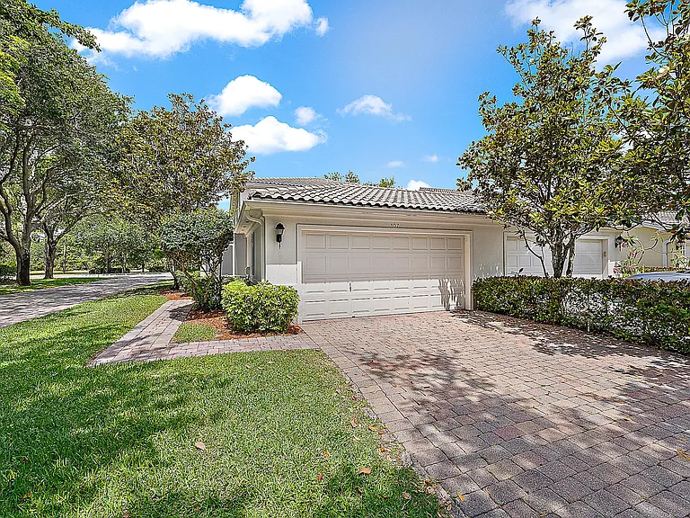 107 Rivinia Dr — Photo 18