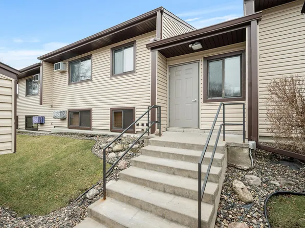7284 Vista Ct, Eden Prairie, MN 55346