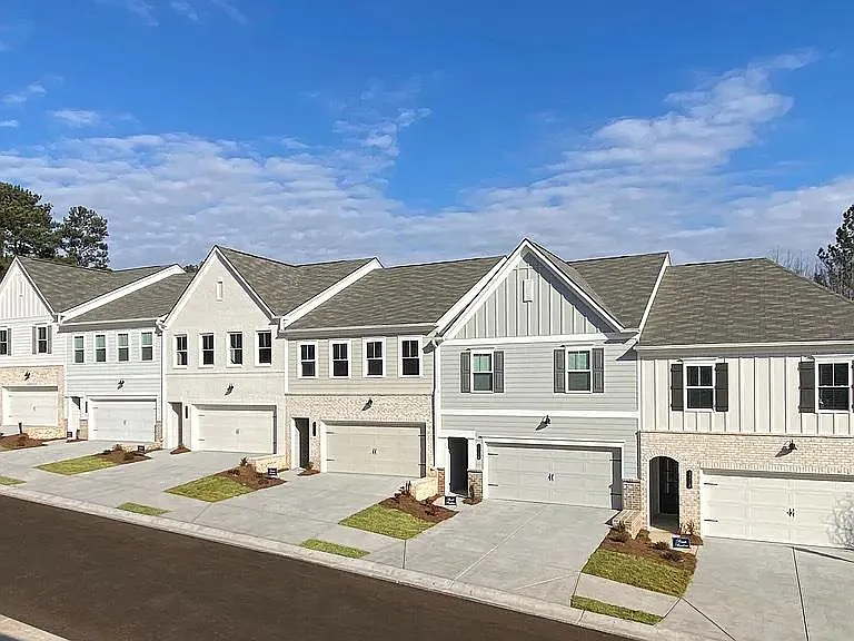 1917 Carovel Way — Photo 1