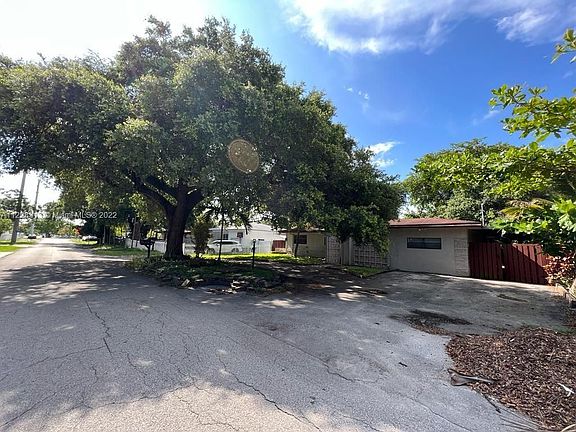 2nd image of 730 NE 163rd St #0