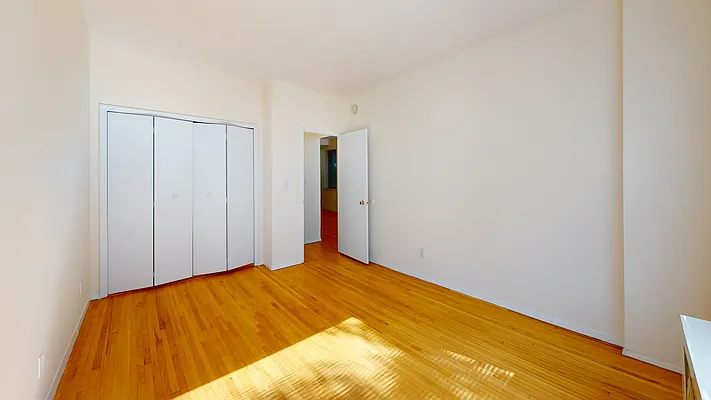 Rented by Bond New York | media 7