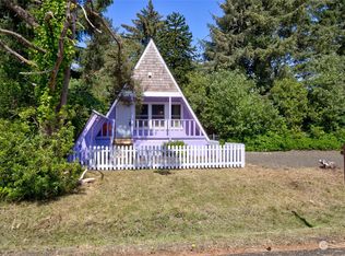 183 S Oar Loop SW, Ocean Shores, WA 98569