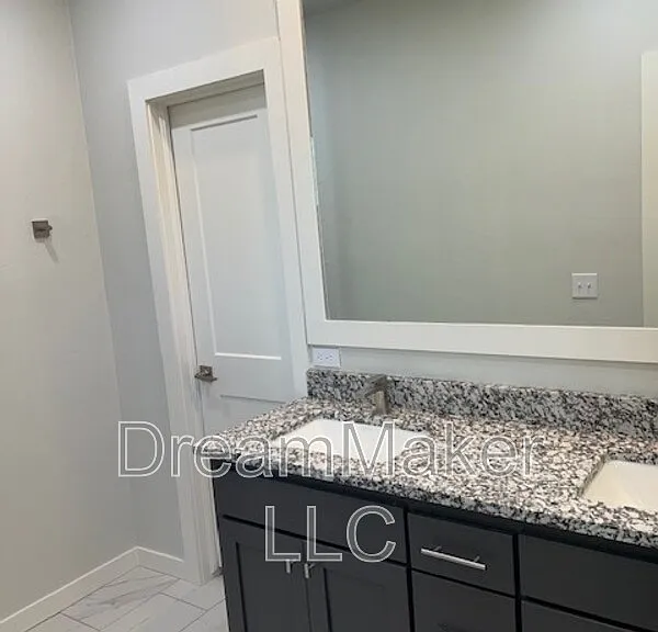 1008 Varenna Ln — Photo 6