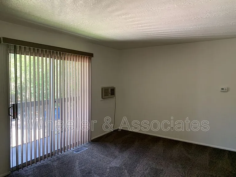 2650 Jefferson Ave #12 — Photo 11