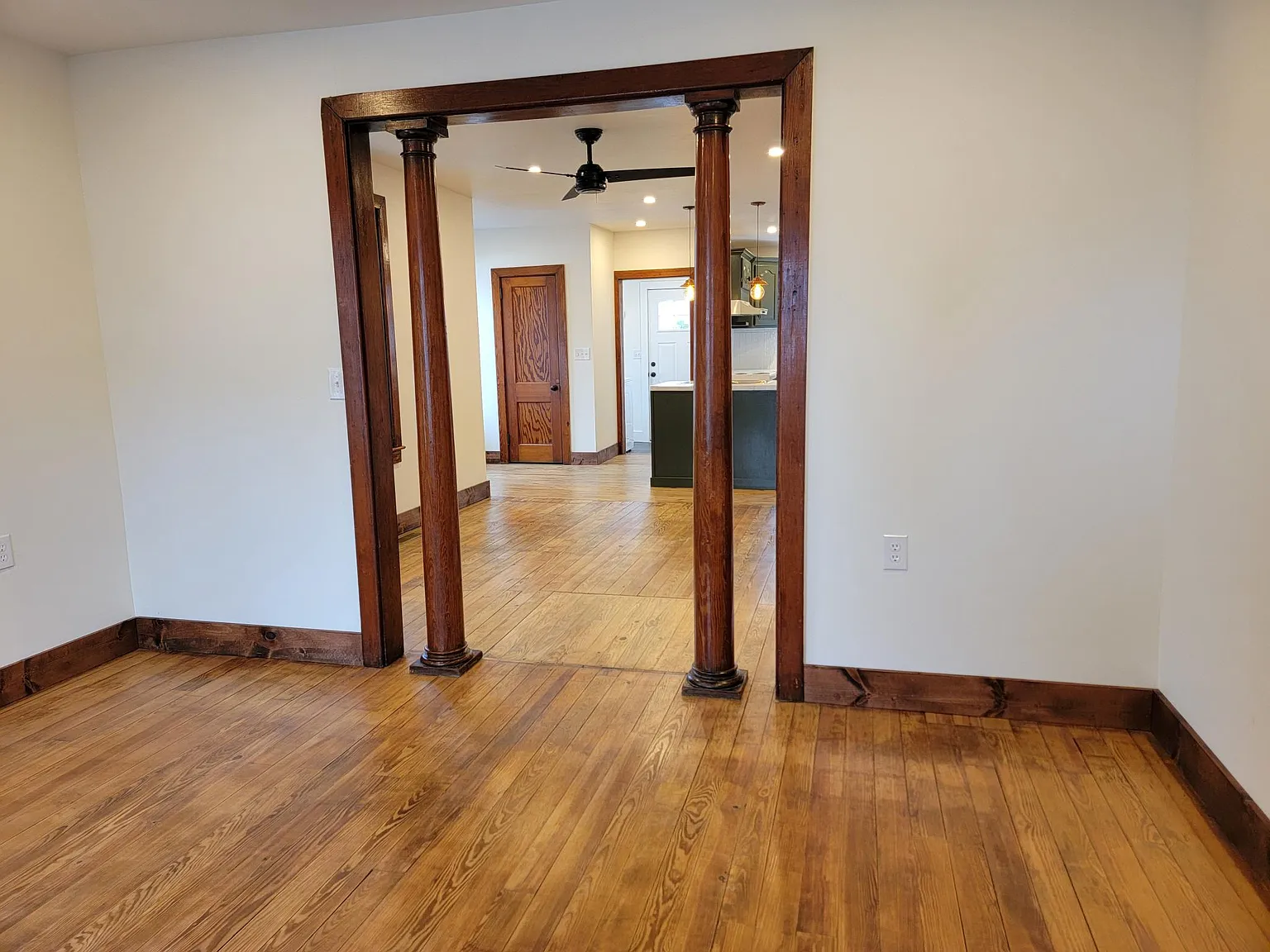 2 bed, 1.5 bath, 1095 sqft, $1,250 — Photo 4