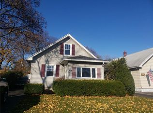 379 Bennington Dr, Rochester, NY 14616