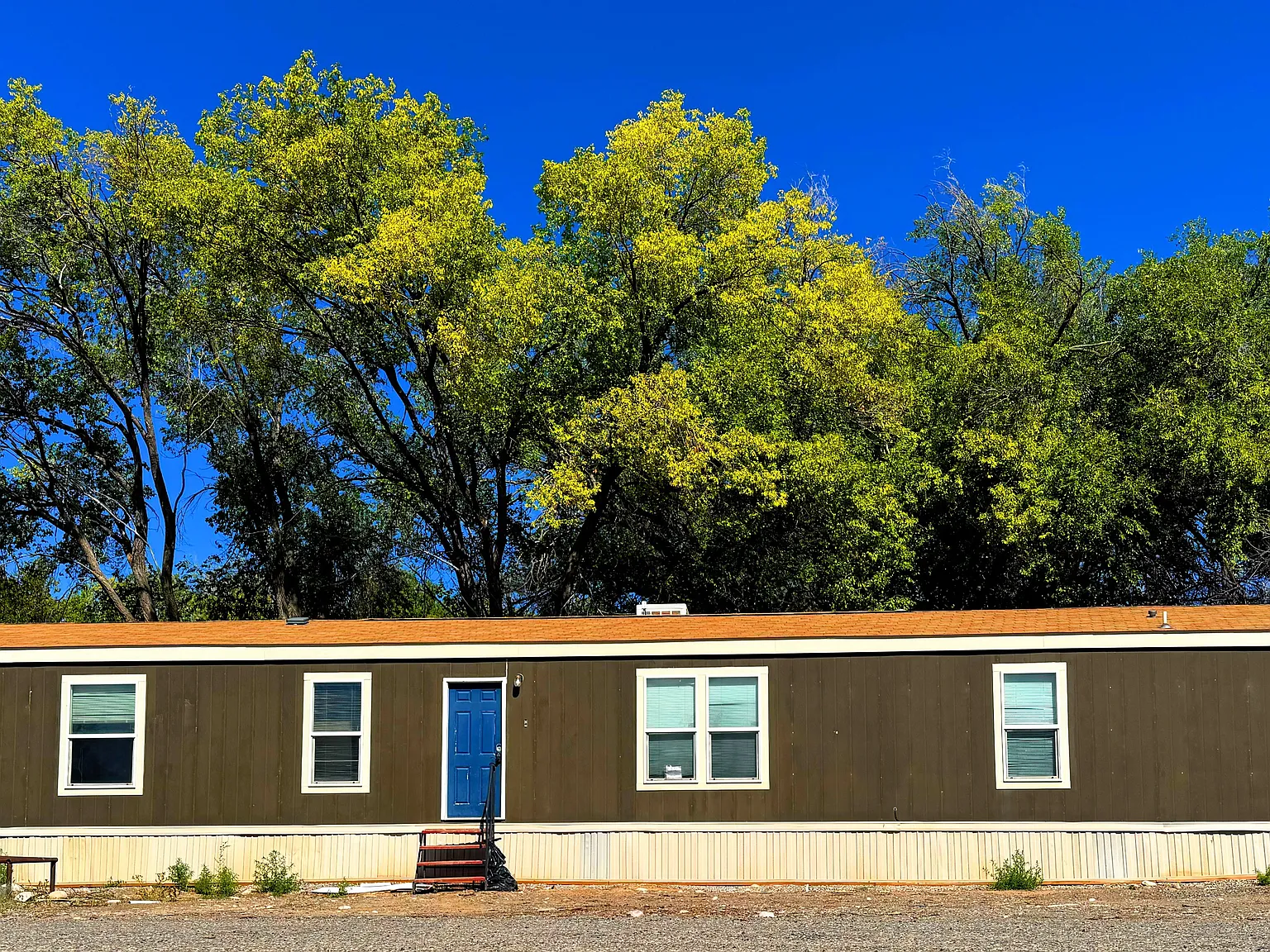 3 bed, 1216 sqft, $1,300 — Photo 1