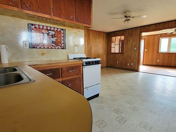4th image of 27 Richie Rd