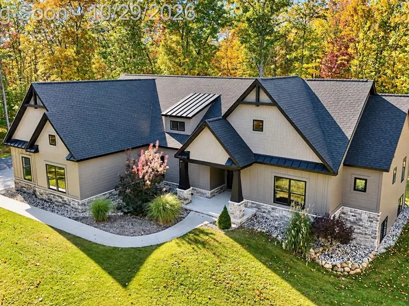557 Starflower Ln, Traverse City, MI 49696