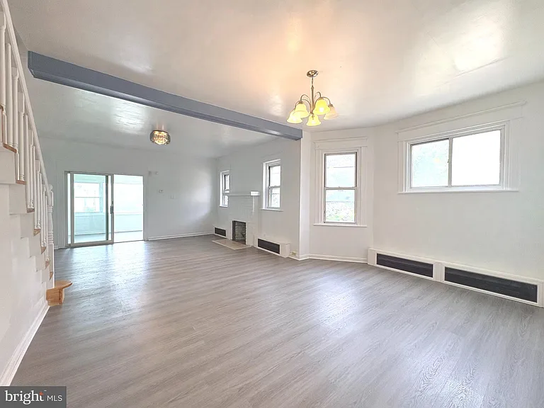 2241 Knorr St — Photo 10