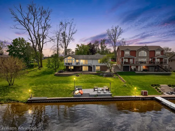 13980 Grandpoint Cir, Cement City, MI 49233