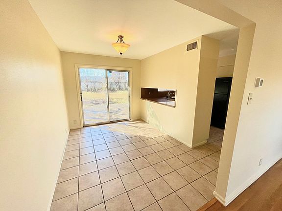 3rd image of 606 Marquis Ln