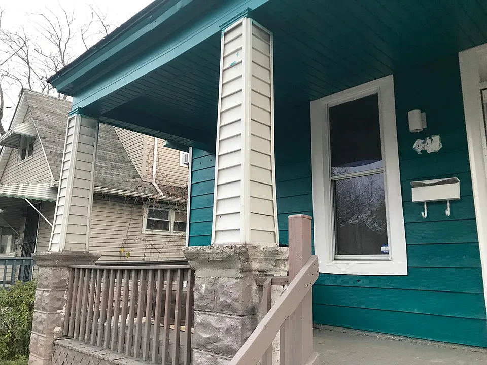 441 W 103rd Pl