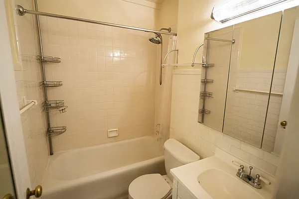 Rented by REAL New York | media 35