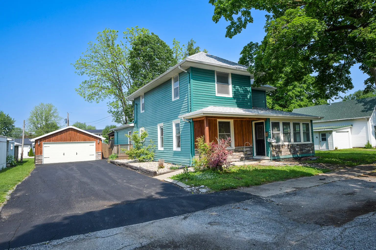 257 Middle St photo 1