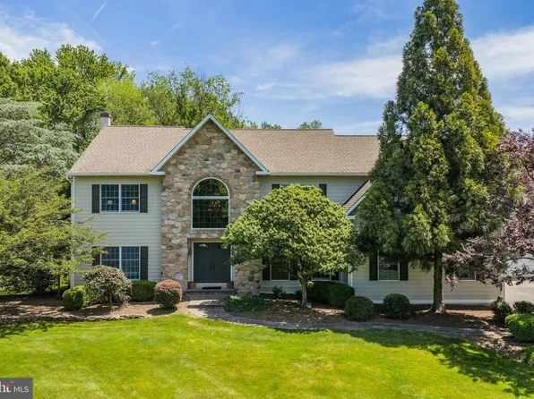 1203 Slough Dr, Collegeville, PA 19426