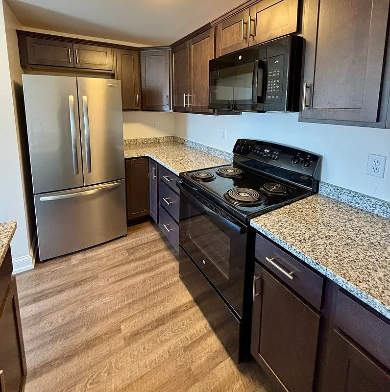 1 bed, 1.0 bath, 560 sqft, $1,415 — Photo 1