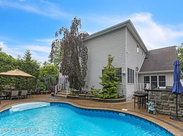 117 Exeter St, Staten Island, NY 10308