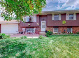 206 Rebecca Ln, Normal, IL 61761