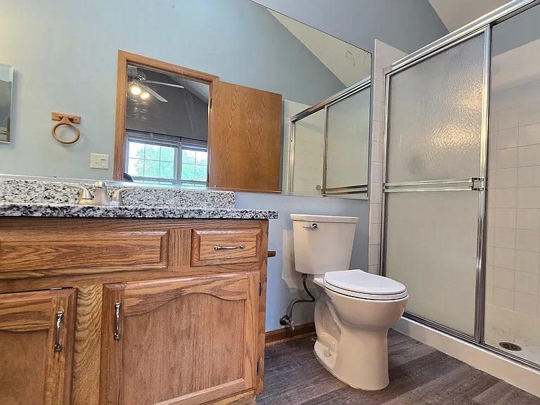 409 Fairfax Ln — Photo 15