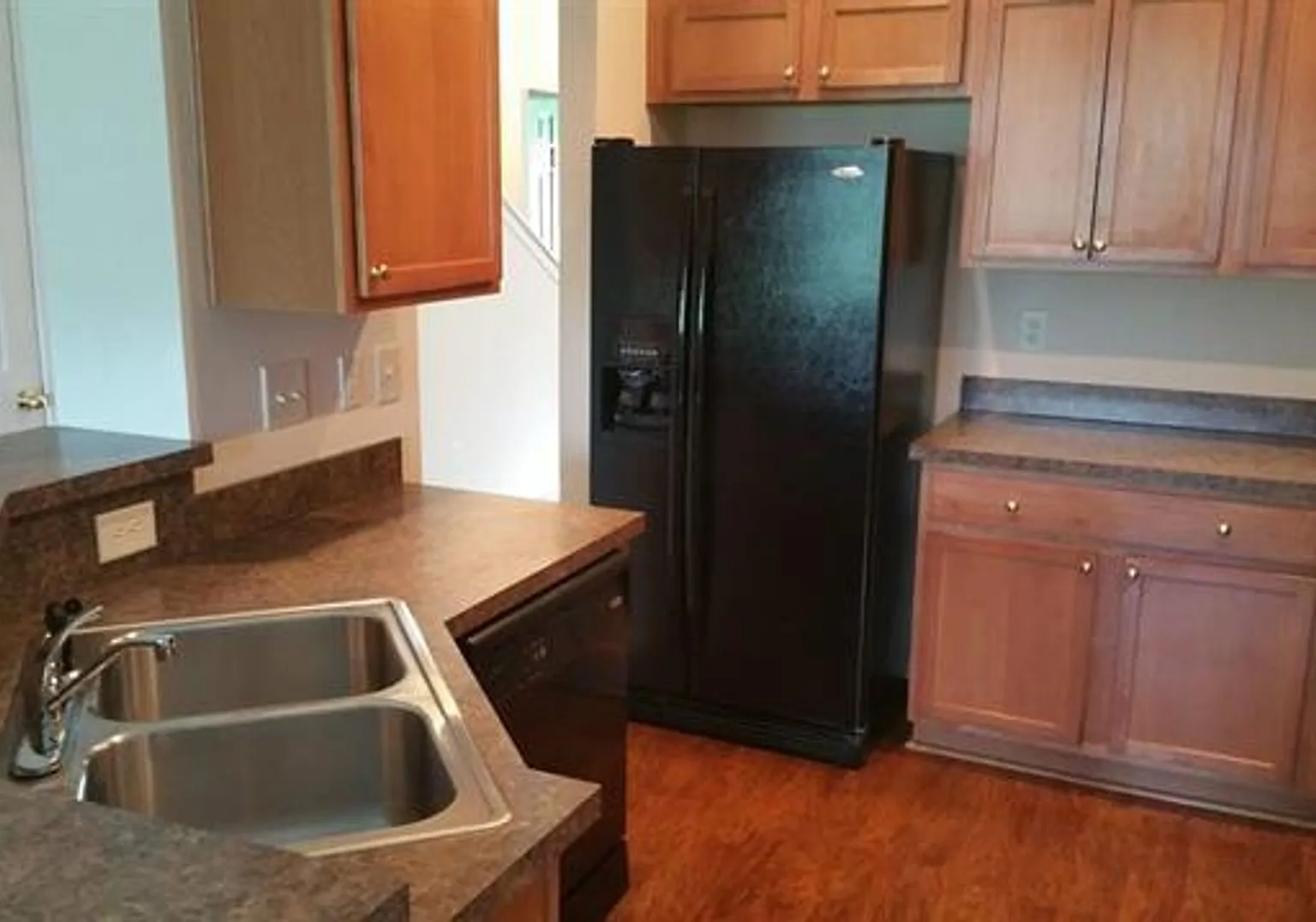 Roommate Private Bed/Bath $900 — Photo 2