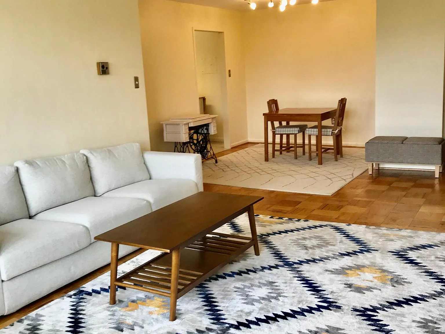 1 bed, 786 sqft, $2,350 — Photo 2