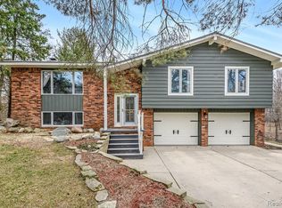 8351 Groveland Rd, Holly, MI 48442