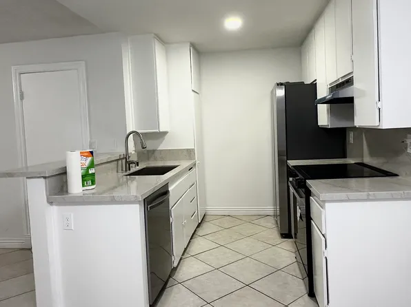 23266 Orange Ave APT 8, Lake Forest, CA 92630