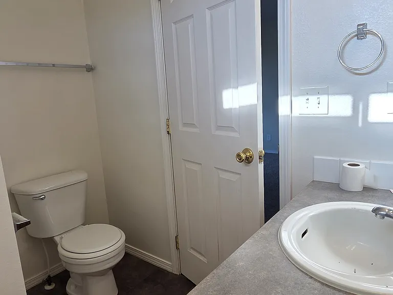 4004 E Park Ridge Dr — Photo 17