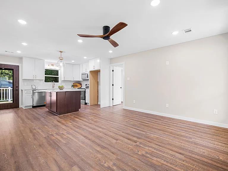 506 W Woodruff Ave — Photo 9