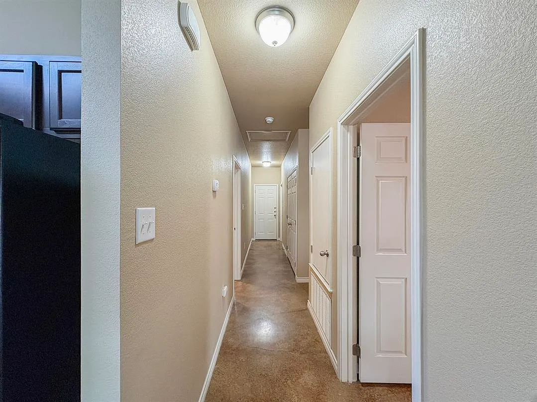7108 Cameron Park — Photo 4