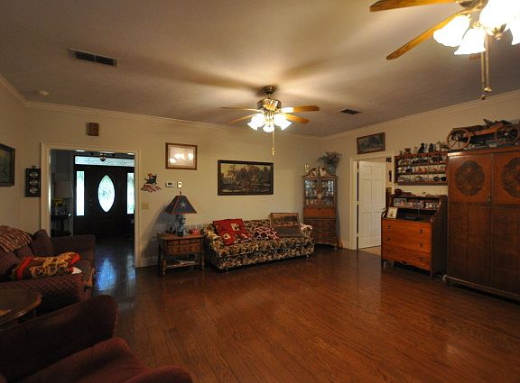 3rd image of 1841 County Road 3402