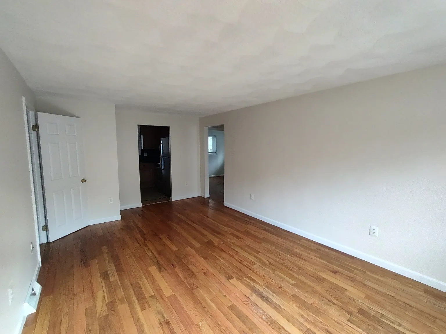 37 Oxford Cir — Photo 2