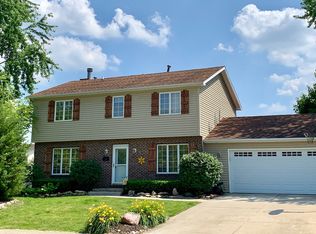 303 Meadow Dr, Shorewood, IL