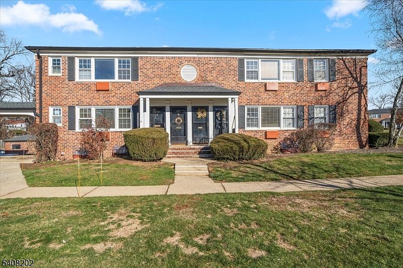 2nd image of 218 Pitney Pl #218
