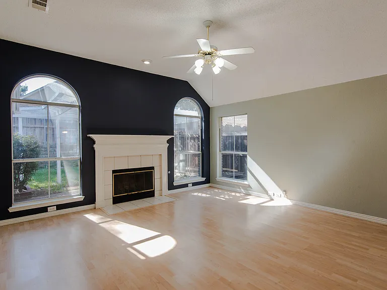 9321 Western Trl — Photo 4