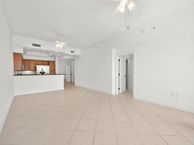 20 Orange Ave #411 — Photo 14