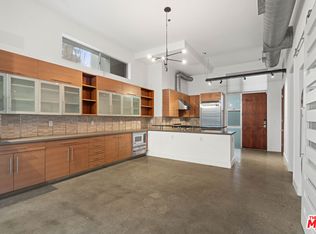 1152 N La Cienega Blvd APT 101, West Hollywood, CA 90069