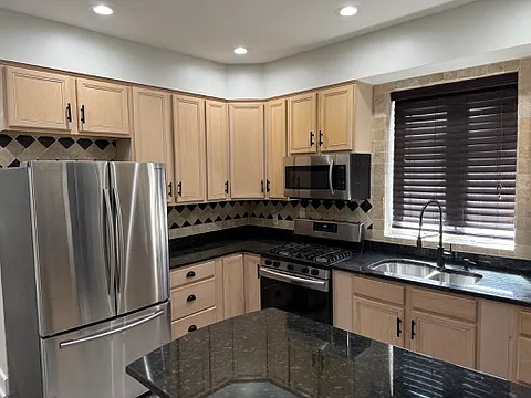 Building Photo - 1218 S 59th Ave #1
