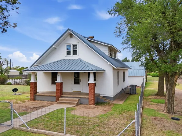 312 N Lincoln St, Hooker, OK 73945