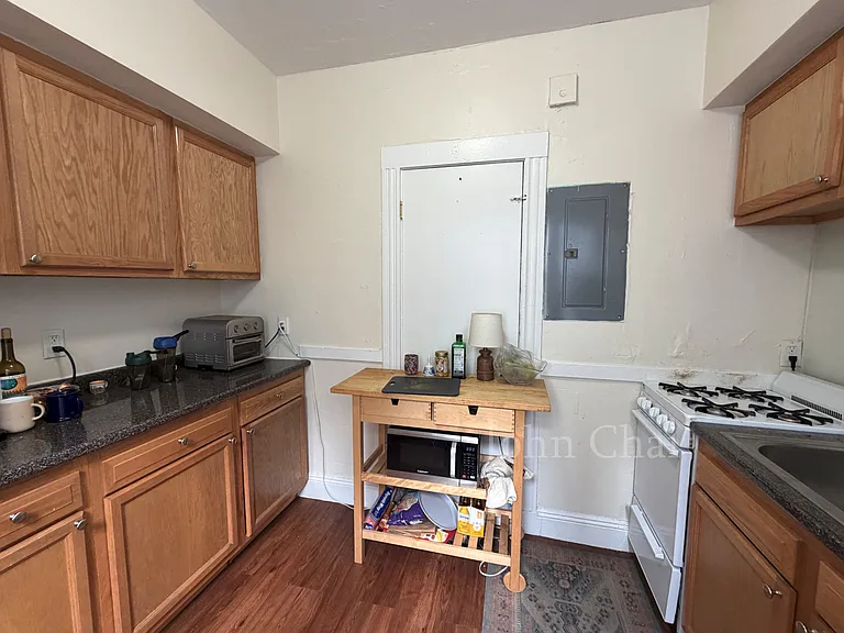 127 Sutherland Rd #K — Photo 31