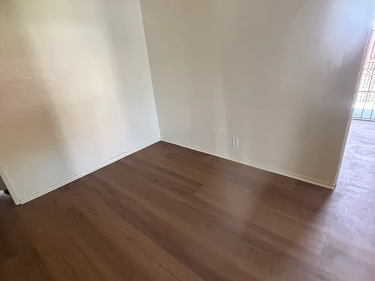 536 Jewell Dr — Photo 3