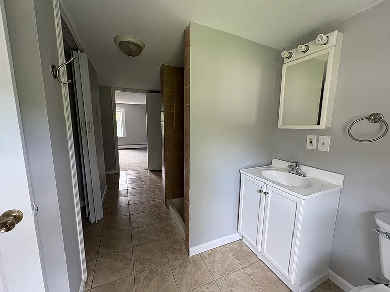 243 Roosevelt Dr — Photo 5