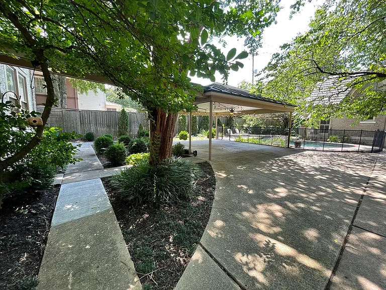 1835 Overton Park Ave — Photo 28