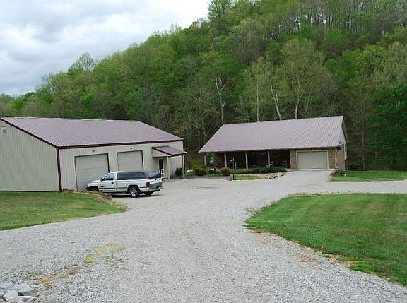 5th image of 1018 Eucalyptus Dr